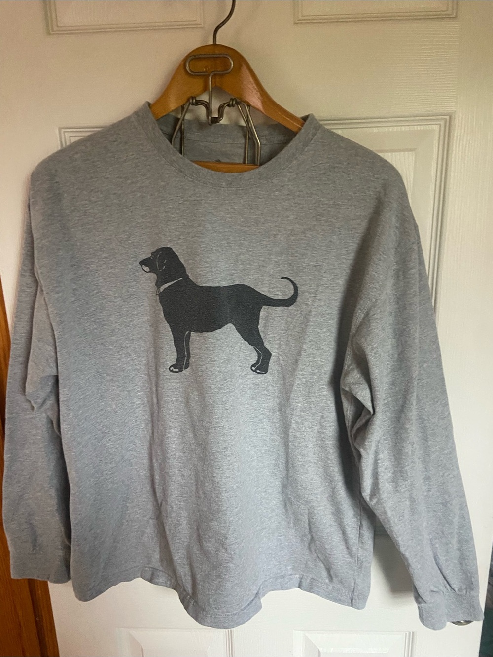 The Black Dog Classic Collection Gray Crewneck T-Shirt Medium